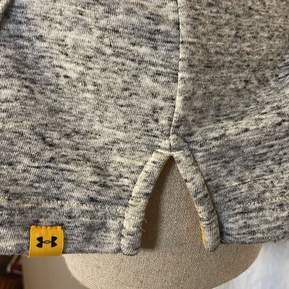 NWOT Men’s Project Rock collection terry cuffed short sleeve hoodie - Picture 2 of 5